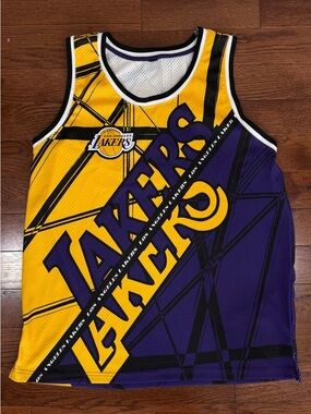 Los Angeles Lakers Bold Diagonal Graphic Jersey - Yellow & Purple